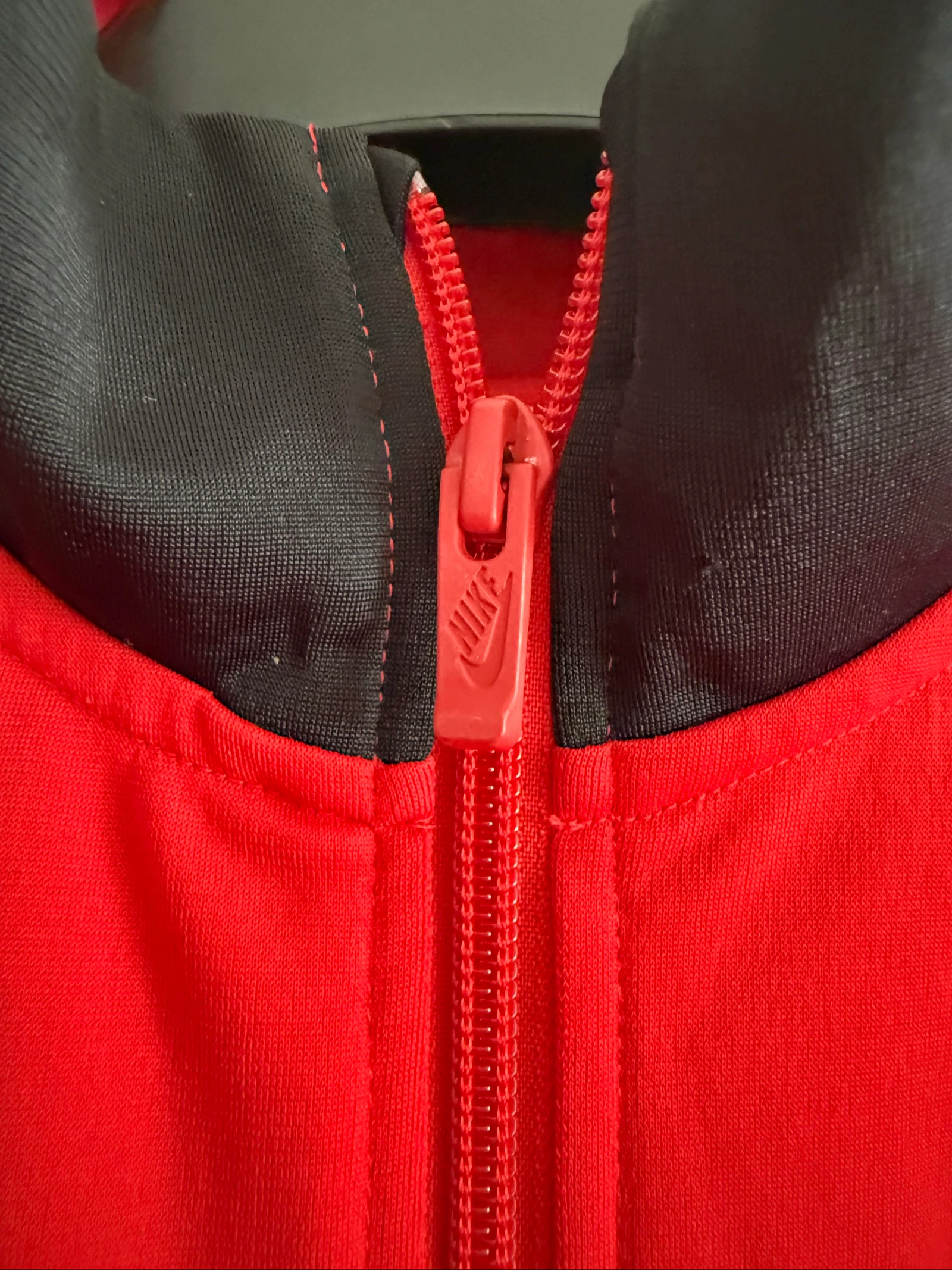 Veste de Esporte Nike Infantil XL 158-170 cm / 13-15 anos Vermelho e Preto – Muito Bom Estado – photo 6